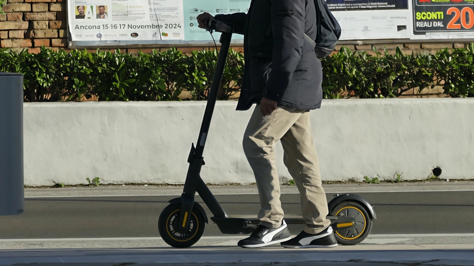 Nel primo fine settimana, per permettere a tutti di prendere le misure con le nuove norme del codice della strada,... Nel primo fine settimana, per permettere a tutti di prendere le misure con le nuove norme del codice della strada,...