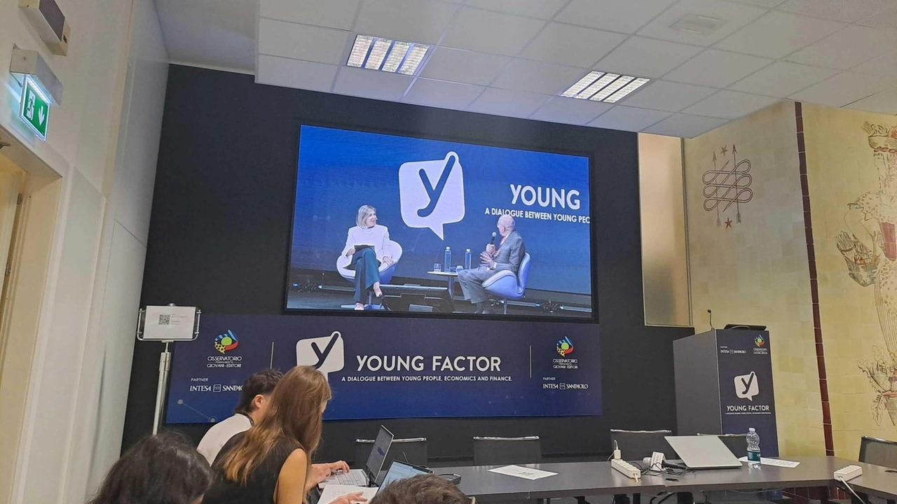 A Palazzo Mezzanotte, studenti e banchieri discutono di economia e democrazia europea nella conferenza 'Young Factor 2025'.