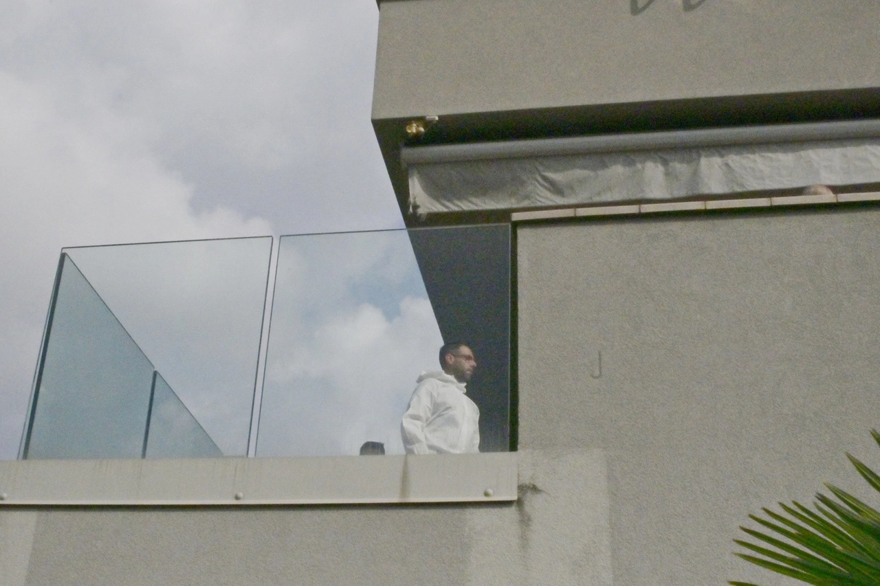 Sergio Ruocco sulla terrazza dell'abitazione di via Castegnate
