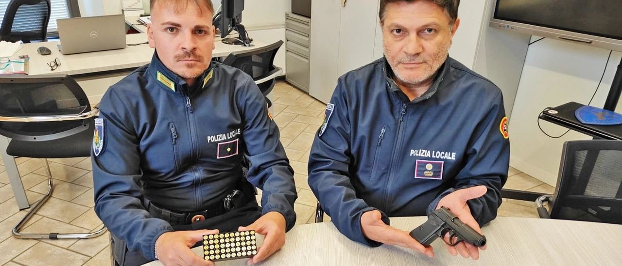 Paura a Romano di Lombardia, spari in strada: 19enne fermato in un bar mentre gioca alle slot machine