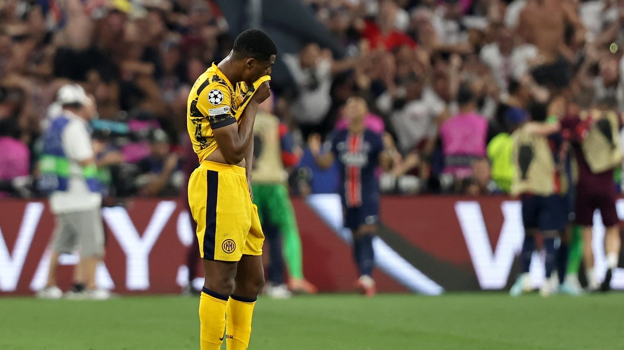 Lo sconforto di Denzel Dumfries