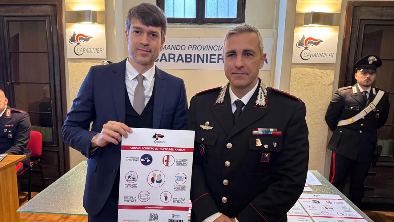 Giovanni Palli e il colonnello Marco Iseglio, presidente della Provincia di Pavia e comandante provinciale dei carabinieri Giovanni Palli e il colonnello Marco Iseglio, presidente della Provincia di Pavia e comandante provinciale dei carabinieri