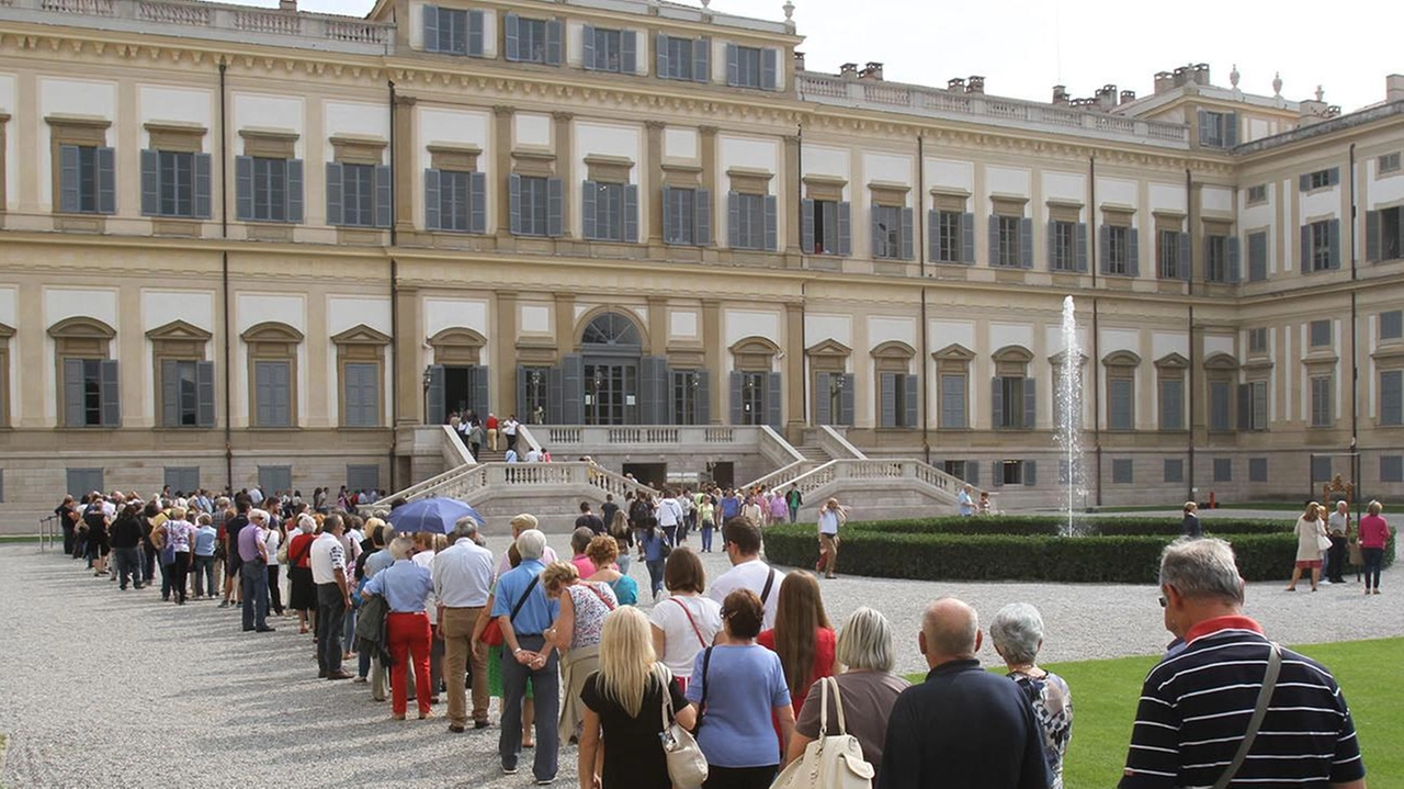 Il calendario annuale di "Ville Aperte in Brianza" offre oltre 180 gioielli artistici in 5 province lombarde, con visite, spettacoli e itinerari speciali. Il tema di quest'anno è "Trame di bellezza", con focus su ville storiche e tradizioni cinesi. Iniziative culturali e percorsi guidati arricchiscono l'esperienza. Il calendario annuale di "Ville Aperte in Brianza" offre oltre 180 gioielli artistici in 5 province lombarde, con visite, spettacoli e itinerari speciali. Il tema di quest'anno è "Trame di bellezza", con focus su ville storiche e tradizioni cinesi. Iniziative culturali e percorsi guidati arricchiscono l'esperienza.
