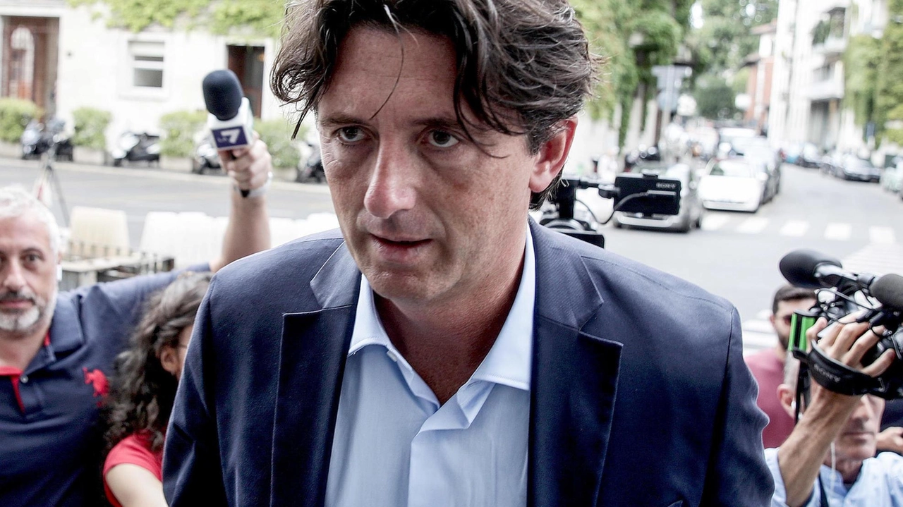 Alla sbarra i costruttori, il progettista e tre ex funzionari del Comune . Intanto a Palazzo di Giustizia sfilano gli indagati, da Catella a Tancredi. Alla sbarra i costruttori, il progettista e tre ex funzionari del Comune . Intanto a Palazzo di Giustizia sfilano gli indagati, da Catella a Tancredi.