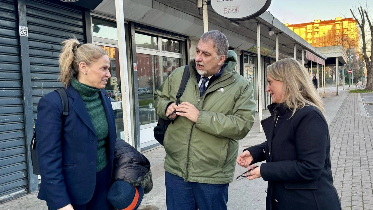 Sopralluogo e incontro con la vicesindaca per definire le urgenze nell’ambito del “Decreto Caivano“. Francesco Belluscio di Libas: il degrado sociale è figlio della situazione esplosiva nelle case popolari. Sopralluogo e incontro con la vicesindaca per definire le urgenze nell’ambito del “Decreto Caivano“. Francesco Belluscio di Libas: il degrado sociale è figlio della situazione esplosiva nelle case popolari.