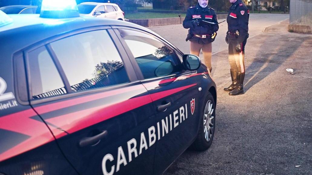 Aggressione ai carabinieri. Patteggia due anni di carcere Aggressione ai carabinieri. Patteggia due anni di carcere