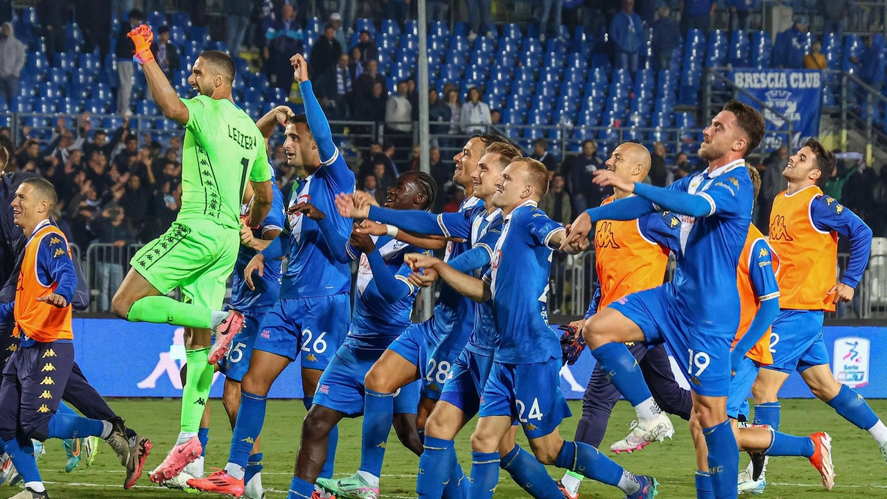 L’esultanza del Brescia di Maran al termine della vittoria contro la Cremonese L’esultanza del Brescia di Maran al termine della vittoria contro la Cremonese