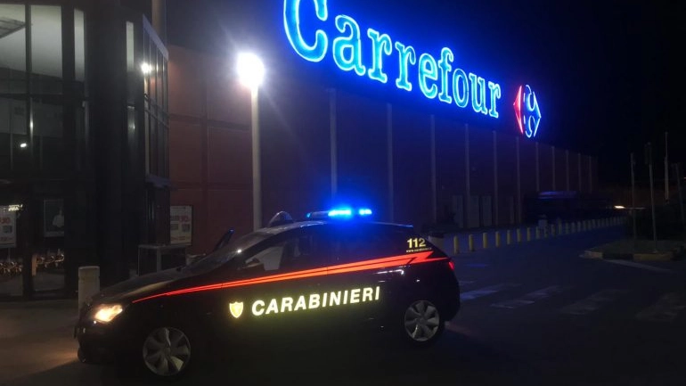 Sono intervenuti gli agenti del Radiomobile Sono intervenuti gli agenti del Radiomobile