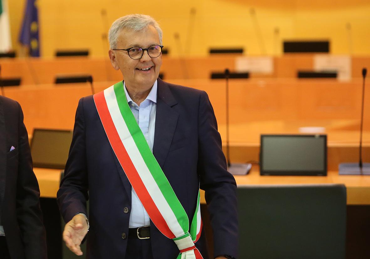 è iniziata l era moscatelli debutto in fascia tricolore desio merita concretezza da Ilgiorno.it è iniziata l era moscatelli debutto in fascia tricolore desio merita concretezza