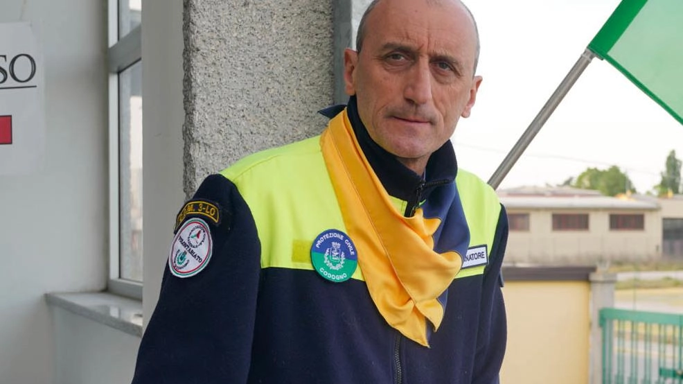 "Ci siamo trovati in 12 volontari disponibili su 20, perché molti, anziani, avevano paura per la loro incolumità o erano... "Ci siamo trovati in 12 volontari disponibili su 20, perché molti, anziani, avevano paura per la loro incolumità o erano...