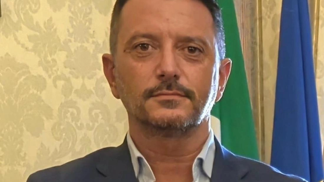 L’aggressione ai danni di due agenti, da parte di un ventiseienne originario della Guinea alla fine della scorsa settimana durante... L’aggressione ai danni di due agenti, da parte di un ventiseienne originario della Guinea alla fine della scorsa settimana durante...