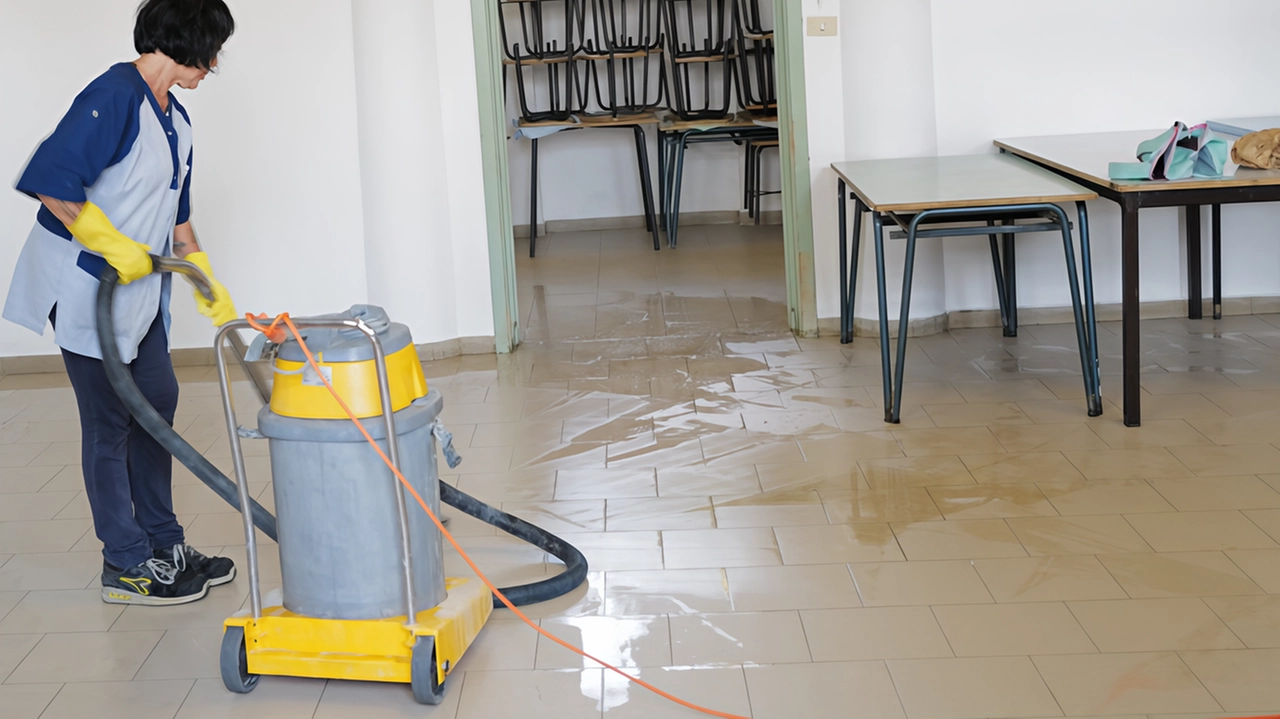 Sono 6.767 i posti vacanti e disponibili dopo la mobilità del personale corrispondenti al 22% dell’organico Si assume solo dopo i pensionamenti Sono 6.767 i posti vacanti e disponibili dopo la mobilità del personale corrispondenti al 22% dell’organico Si assume solo dopo i pensionamenti