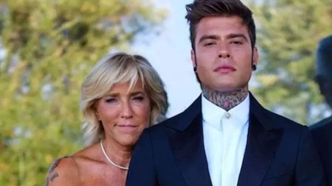 Fedez insieme alla madre Annamaria Berrinzaghi (Instagram)