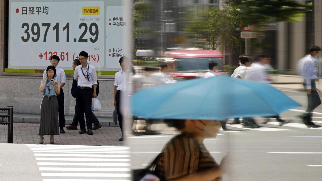 L'indice Nikkei oltre 1% in apertura, Toyota sfiora il 10% L'indice Nikkei oltre 1% in apertura, Toyota sfiora il 10%