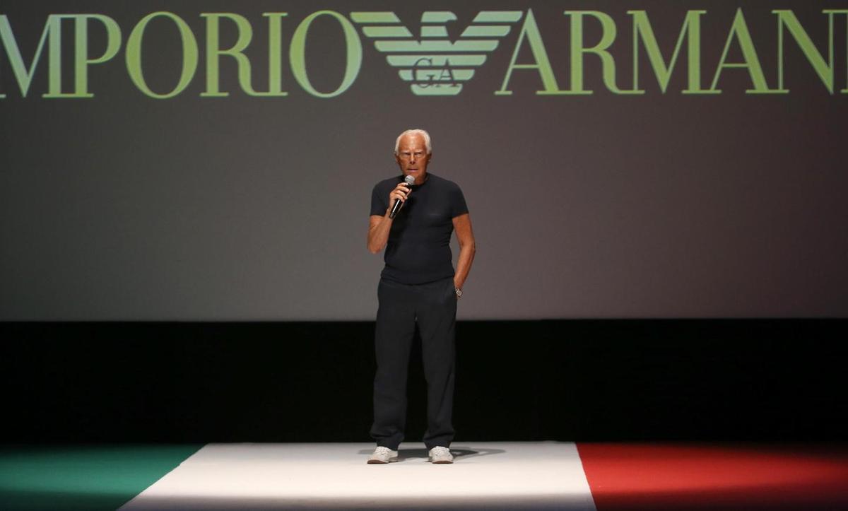 intitolare subito un luogo di milano a giorgio armani la proposta in consiglio comunale