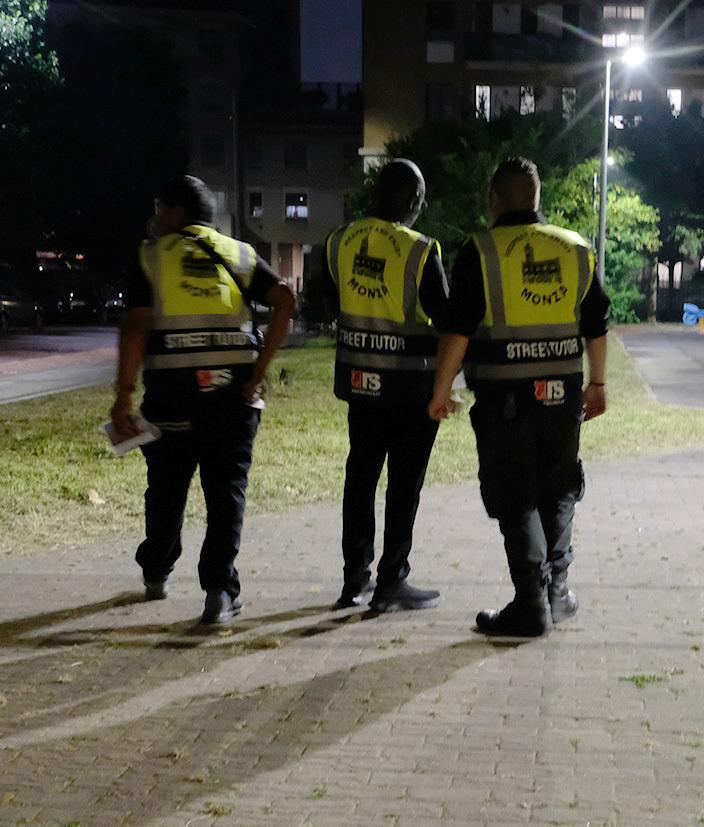 Street Tutor, è ancora polemica. Il centrodestra difende i guardiani ma chi li ha ingaggiati si spacca Street Tutor, è ancora polemica. Il centrodestra difende i guardiani ma chi li ha ingaggiati si spacca