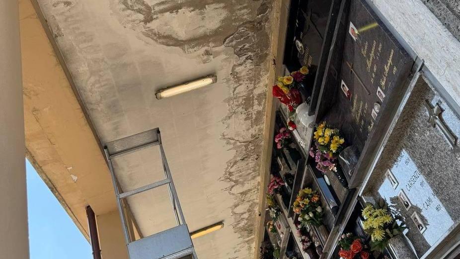 Rho, polemica sui cimiteri. Pronti trecento nuovi posti. La Lega: degrado e incuria Rho, polemica sui cimiteri. Pronti trecento nuovi posti. La Lega: degrado e incuria