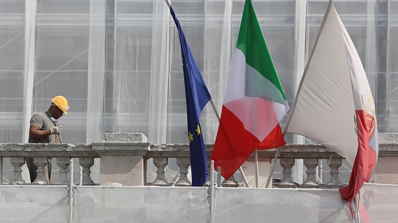 Il tribunale “impacchettato“: ingresso per tutti dall’accesso laterale dei disabili Il tribunale “impacchettato“: ingresso per tutti dall’accesso laterale dei disabili