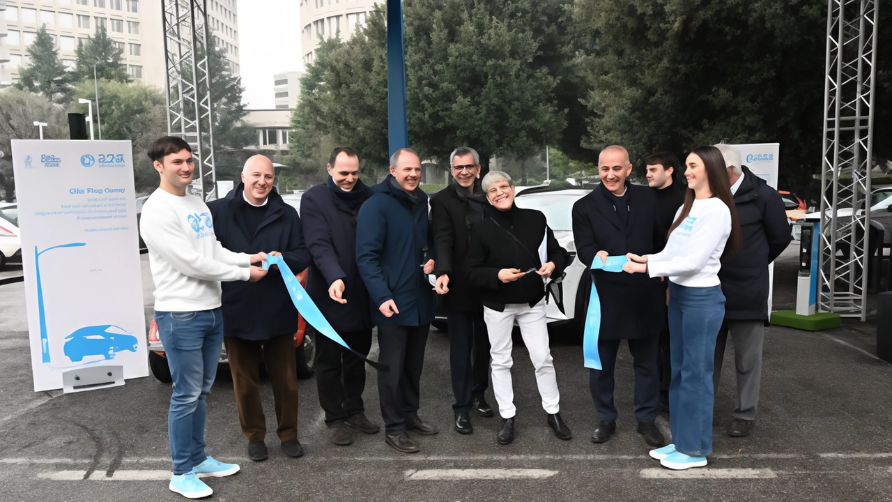 L’inaugurazione della postazione City plug Al palo della luce sono collegate le prese per ricaricare le auto elettriche L’inaugurazione della postazione City plug Al palo della luce sono collegate le prese per ricaricare le auto elettriche