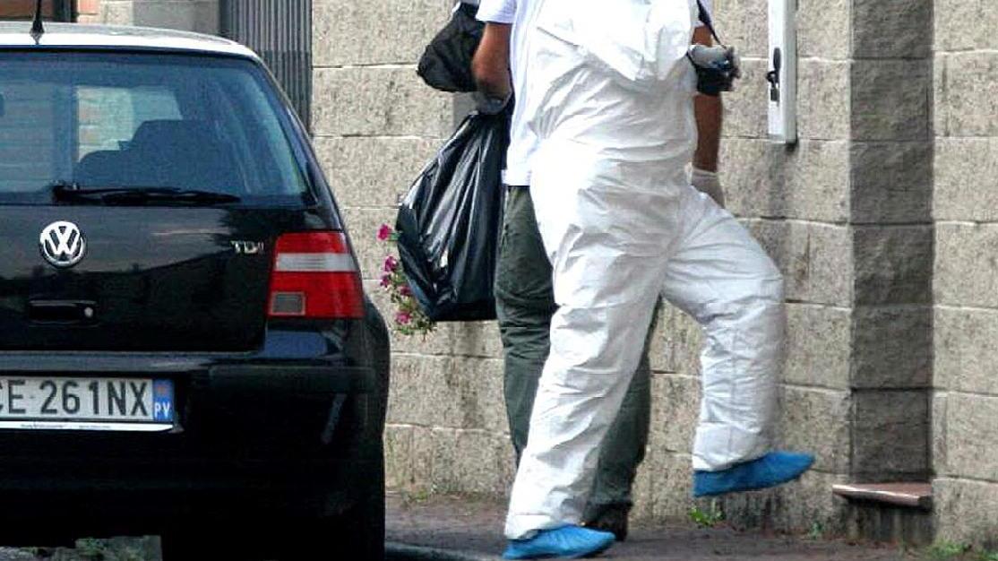Garlasco, la pista dei due assassini: "Quelle impronte sono la prova" Garlasco, la pista dei due assassini: "Quelle impronte sono la prova"