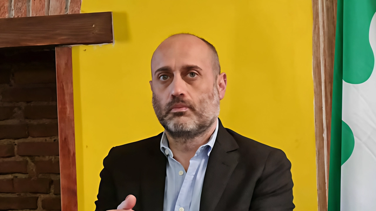 Andrea Villa è stato assessore all’Ambiente e conosce bene le regole Dopo le elezioni è diventata assessora la moglie Andrea Villa è stato assessore all’Ambiente e conosce bene le regole Dopo le elezioni è diventata assessora la moglie