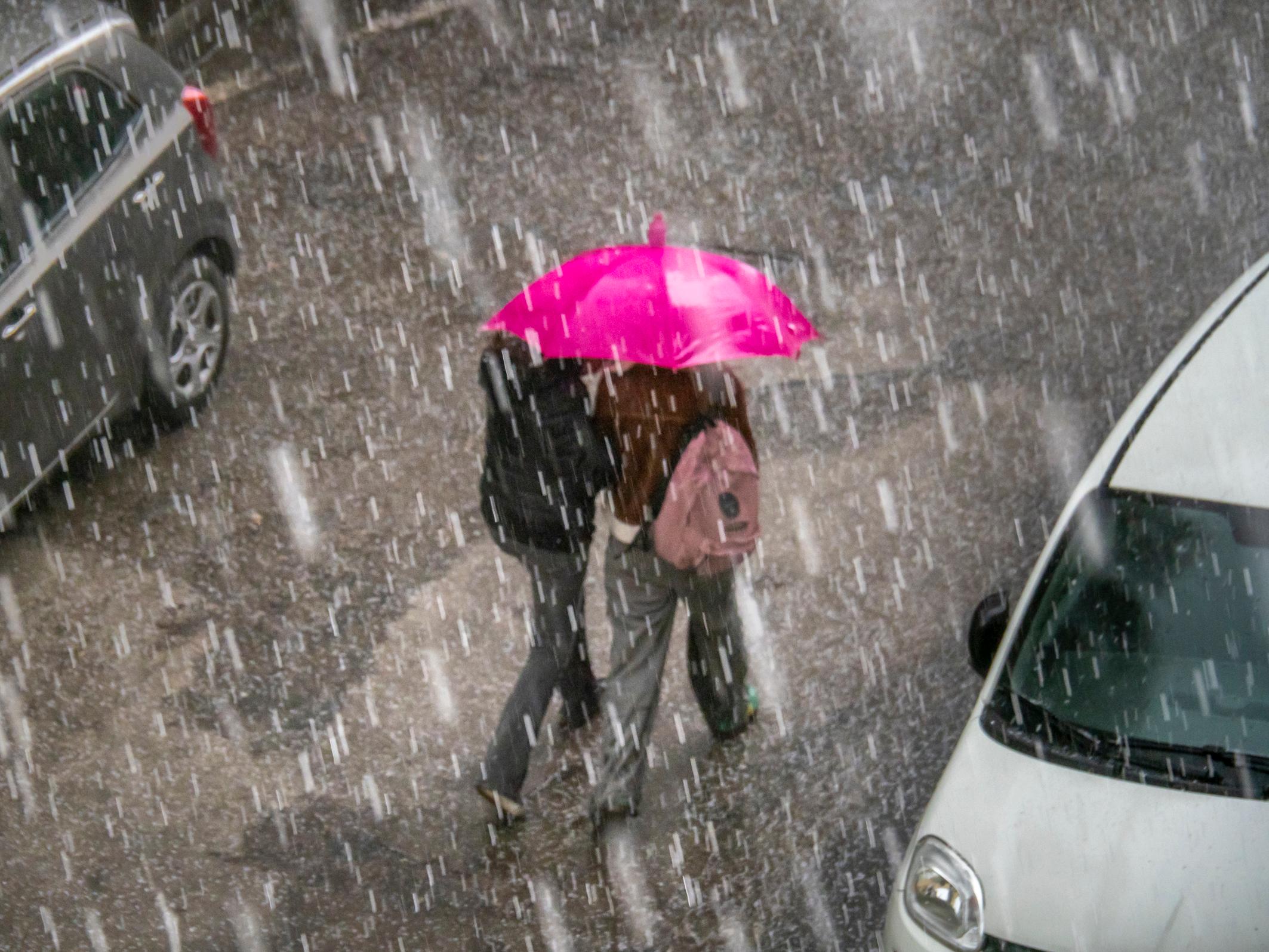 Forti temporali e rischio grandine: allerta meteo in Lombardia. Ecco dove e quando: la mappa Forti temporali e rischio grandine: allerta meteo in Lombardia. Ecco dove e quando: la mappa