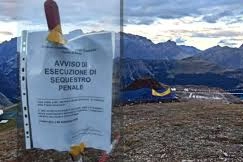 L'avviso di sequestro sull'area di cantiere