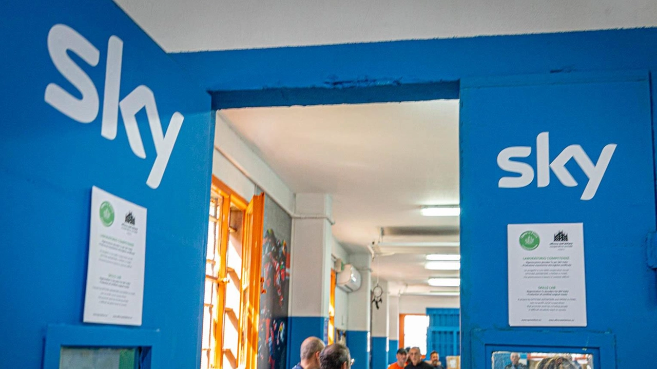 Si amplia il laboratorio carcerario Sky nella casa di reclusione di Opera con l’ingresso di cinque nuovi detenuti nel team... Si amplia il laboratorio carcerario Sky nella casa di reclusione di Opera con l’ingresso di cinque nuovi detenuti nel team...