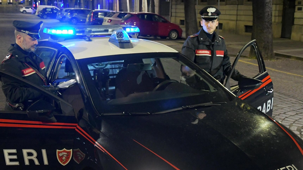 Indagano i carabinieri di Vigevano Indagano i carabinieri di Vigevano