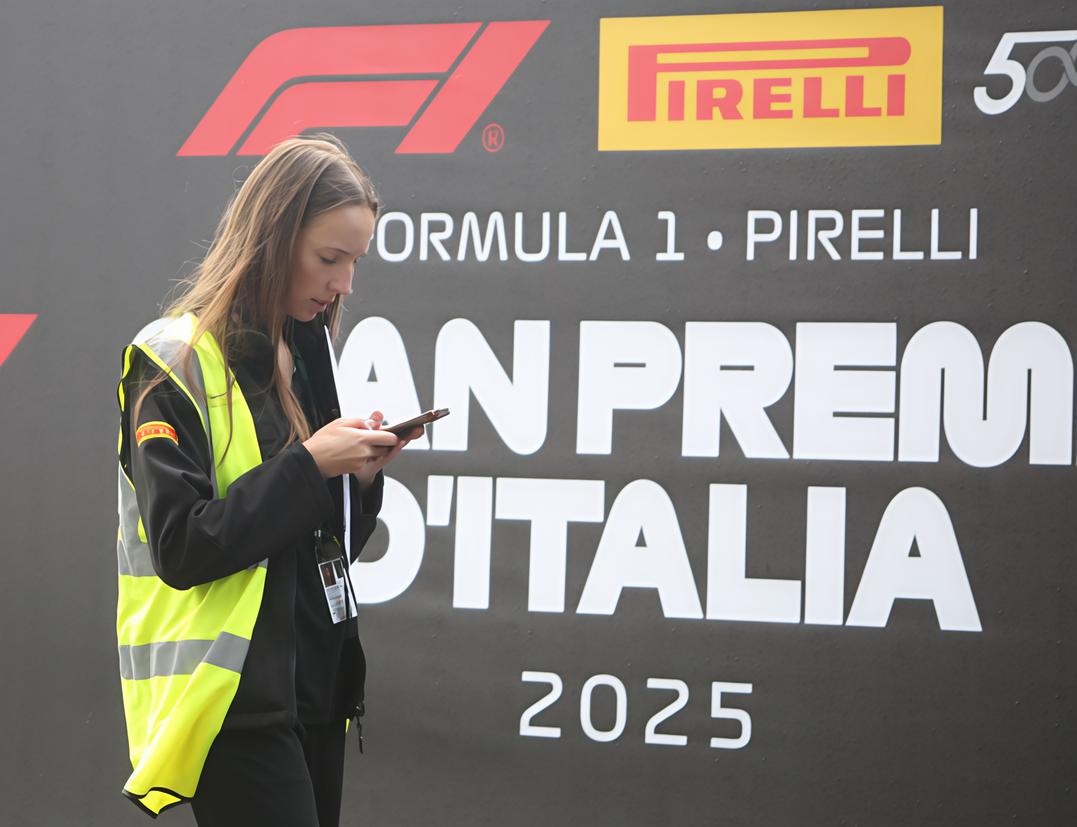 Monza chiama Cortina. Autodromo sotto i riflettori nella tre giorni di festa. Il resto tocca alle Rosse Monza chiama Cortina. Autodromo sotto i riflettori nella tre giorni di festa. Il resto tocca alle Rosse
