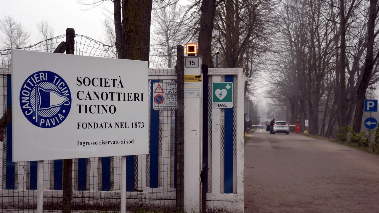 L'ingresso della Canottieri Ticino L'ingresso della Canottieri Ticino