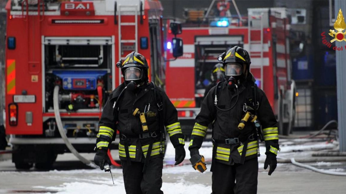 Sul posto sono intervenuti i vigili del fuoco (foto di repertorio) Sul posto sono intervenuti i vigili del fuoco (foto di repertorio)