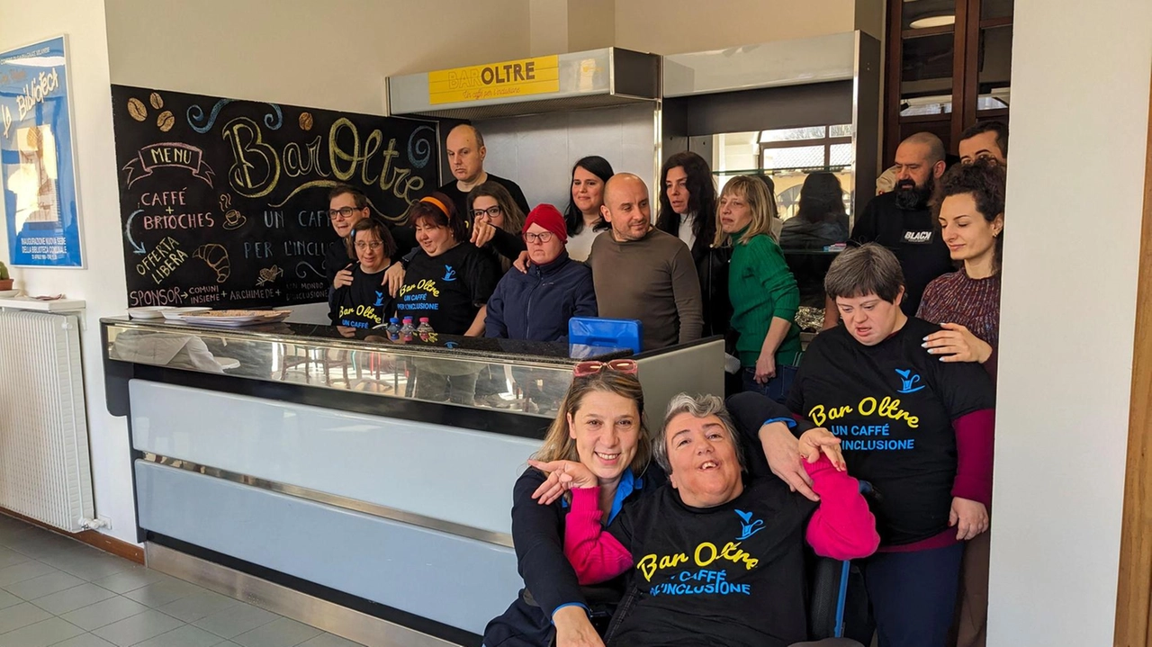 Il progetto di inclusione sociale «Bar Oltre» all’interno di Corte Valenti ha riaperto i battenti