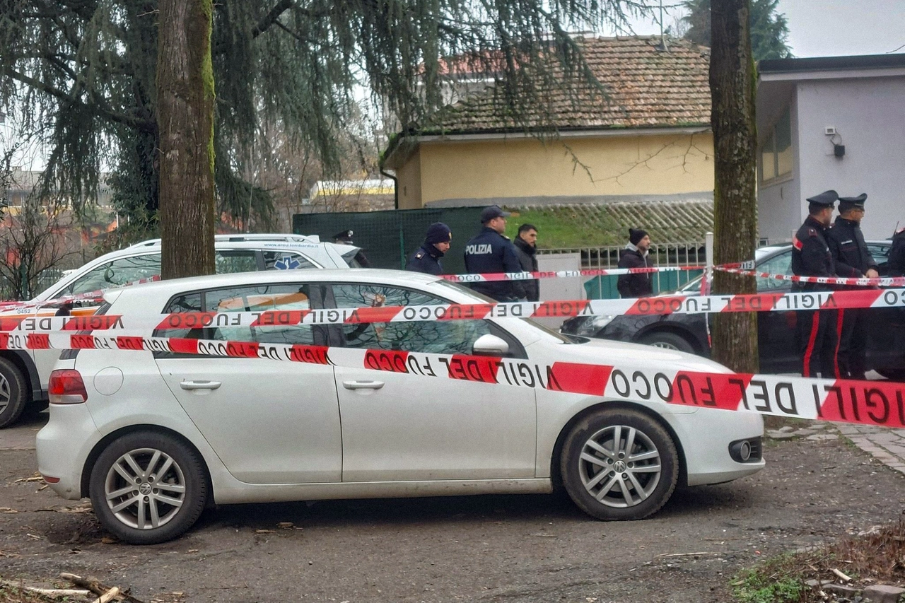 La Wolkswagen Golf in cui è stato ritrovato il corpo di Roberto Bolzoni