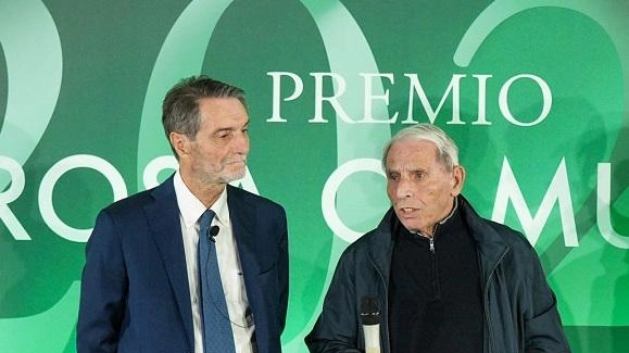 "Ricevere il premio Rosa Camuna è per me un grande onore: il prestigioso riconoscimento che Regione Lombardia ha voluto... "Ricevere il premio Rosa Camuna è per me un grande onore: il prestigioso riconoscimento che Regione Lombardia ha voluto...