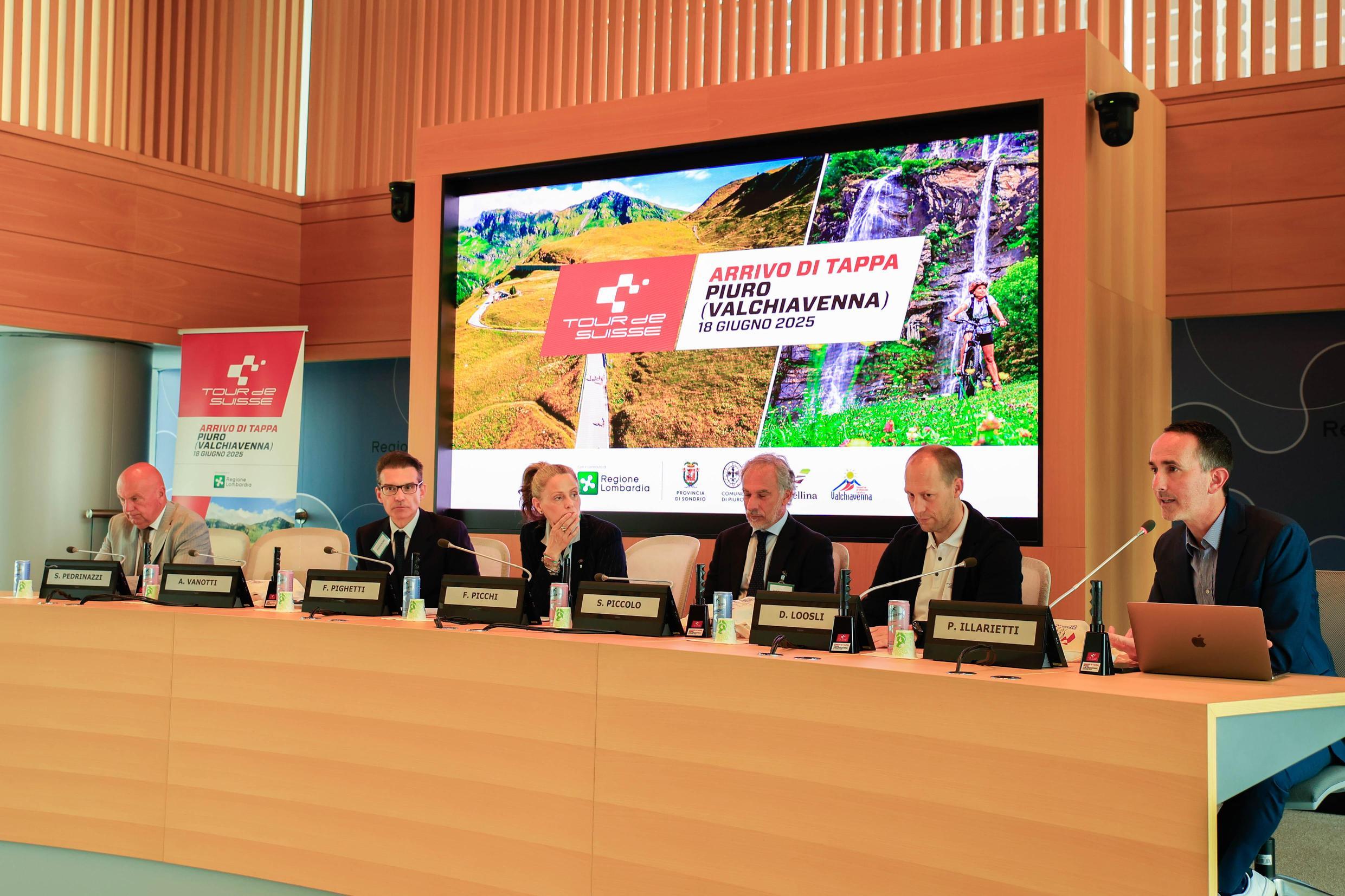 il tour de suisse in valchiavenna arrivo spettacolare alle cascate