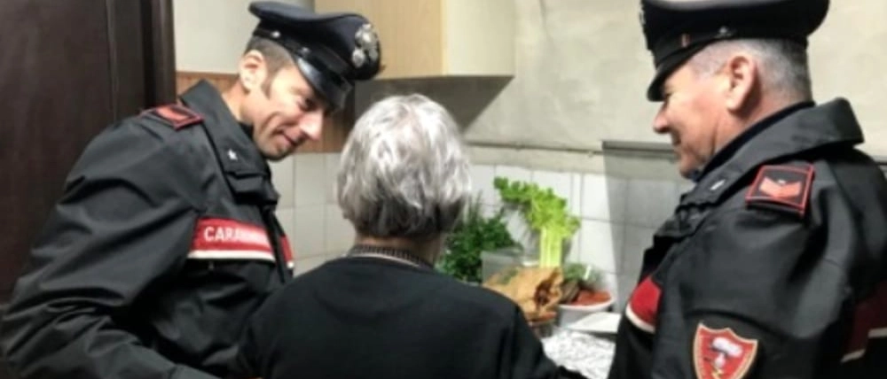 Vigevano, si fingono carabinieri ed entrano in casa di un’anziana: 80enne derubata di tutti i gioielli
