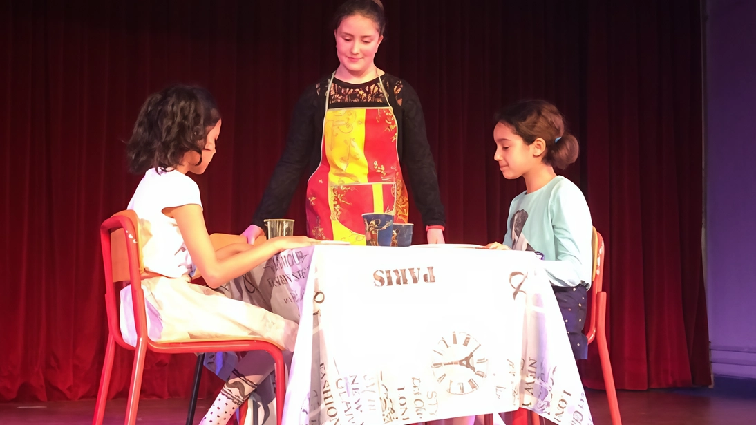 Torna «Teatro in classe», 10 giorni di spettacoli con i lavori realizzati dai ragazzi (dalle elementari alle superiori) Torna «Teatro in classe», 10 giorni di spettacoli con i lavori realizzati dai ragazzi (dalle elementari alle superiori)