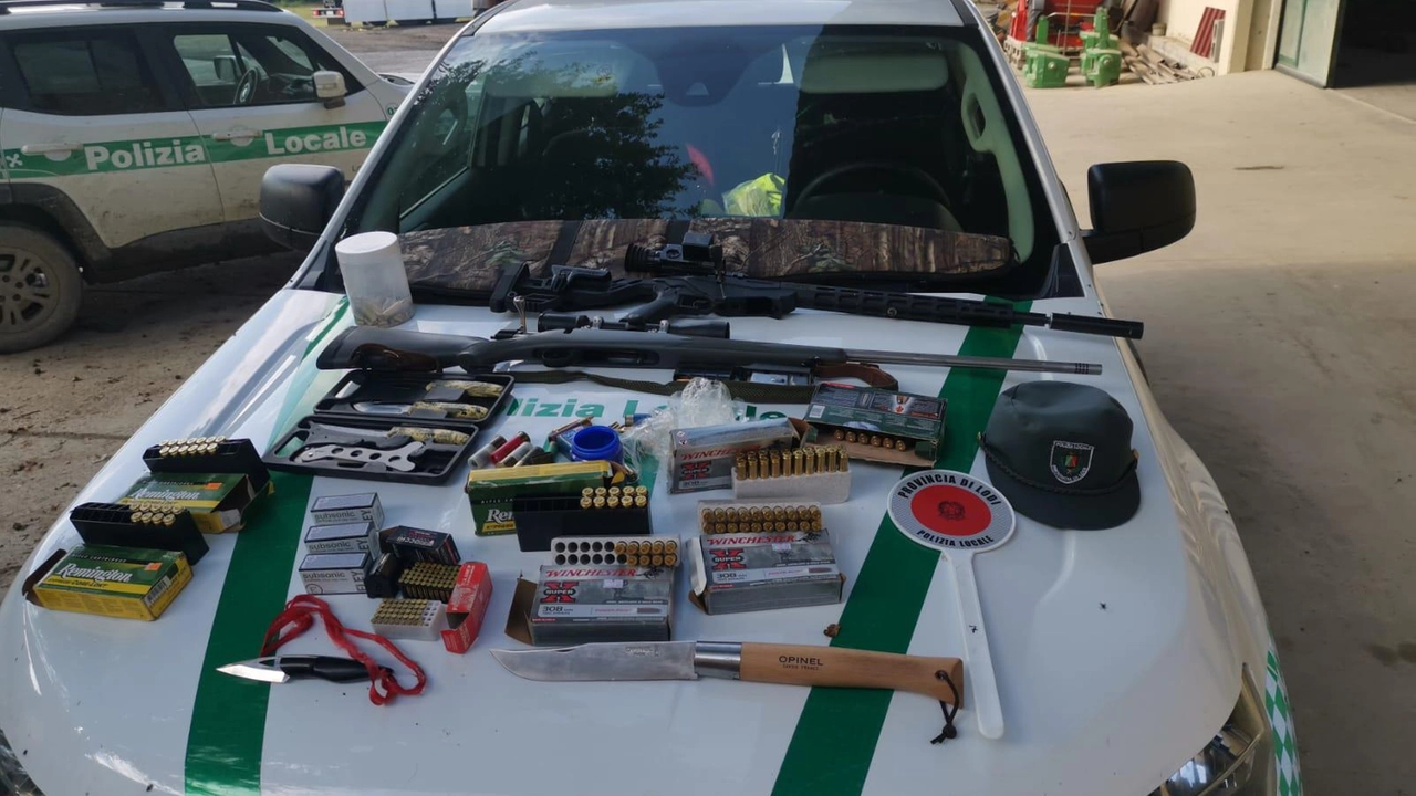 Il materiale sequestrato dalla polizia provinciale Il materiale sequestrato dalla polizia provinciale