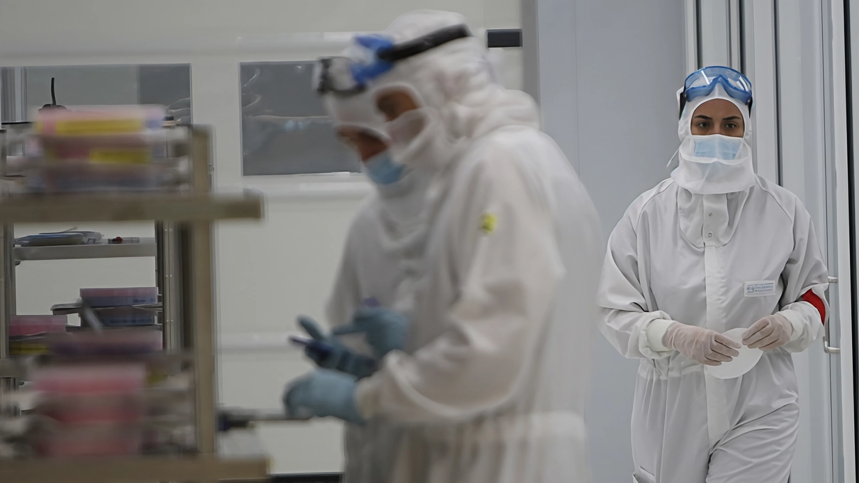 Metalmeccanici ad AGRATE preoccupati per esuberi e progetto fabless in Cina della multinazionale del chip. Assemblee e richieste di chiarezza sul futuro occupazionale e produttivo del sito lombardo. Metalmeccanici ad AGRATE preoccupati per esuberi e progetto fabless in Cina della multinazionale del chip. Assemblee e richieste di chiarezza sul futuro occupazionale e produttivo del sito lombardo.