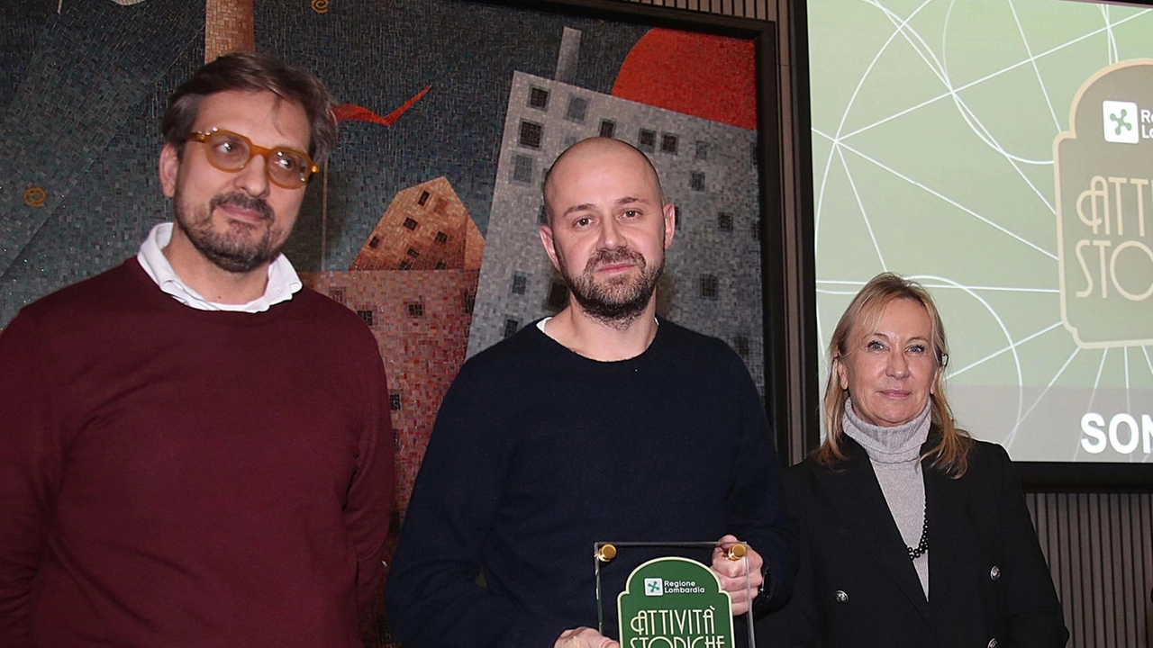 Una delle attività premiate dalla Regione è il Caffè Merizzi di Tirano, bar e tabaccheria La sua storia è iniziata nel 1911 Una delle attività premiate dalla Regione è il Caffè Merizzi di Tirano, bar e tabaccheria La sua storia è iniziata nel 1911