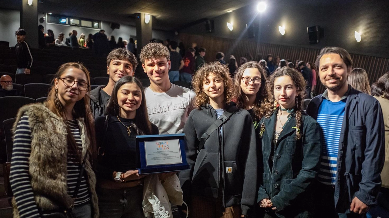 Cinema, il David dei licei. Volti, storie e panchine: "Raccontiamo la città"