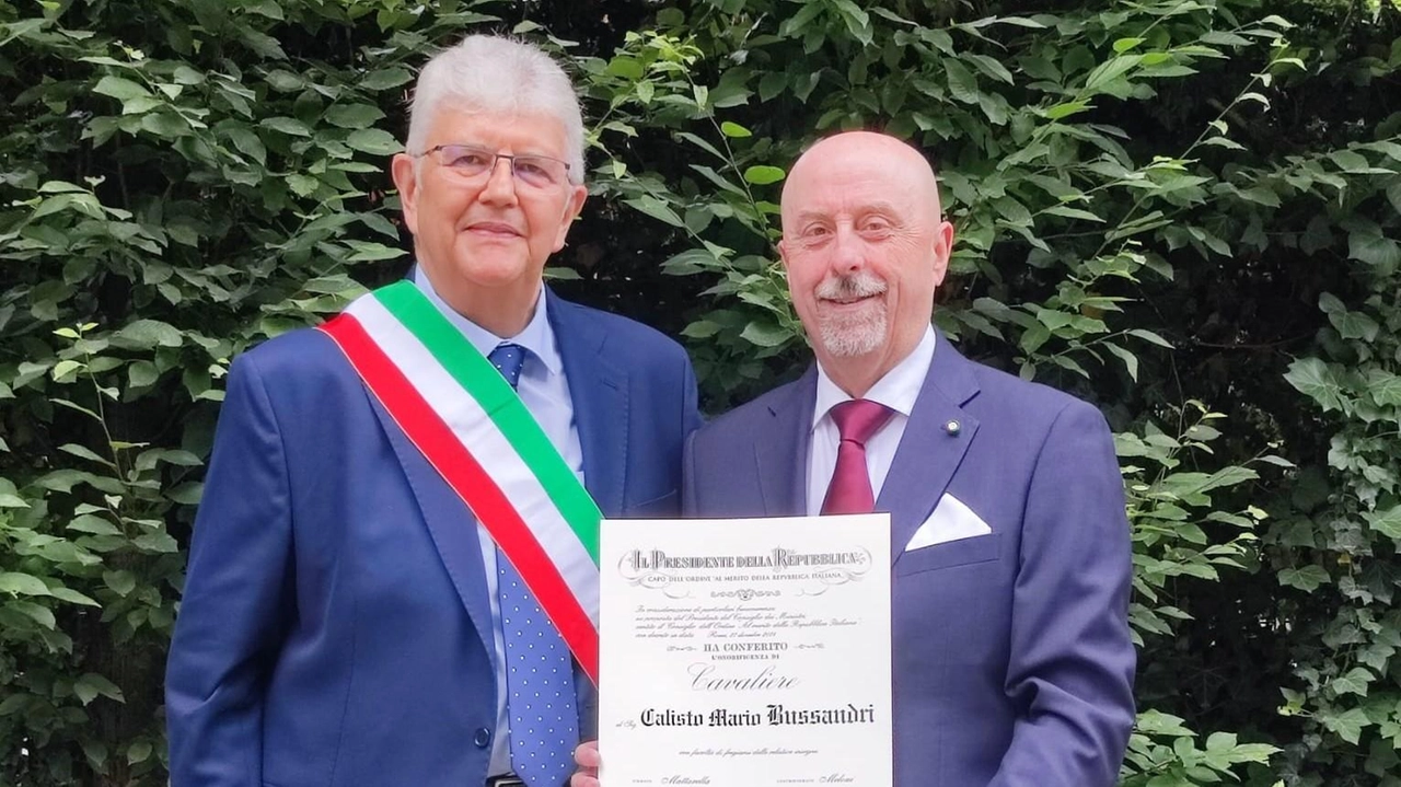 "Un esempio di senso civico, dedizione e amore per il Paese. A nome di tutta Vimodrone: grazie e complimenti". Così...