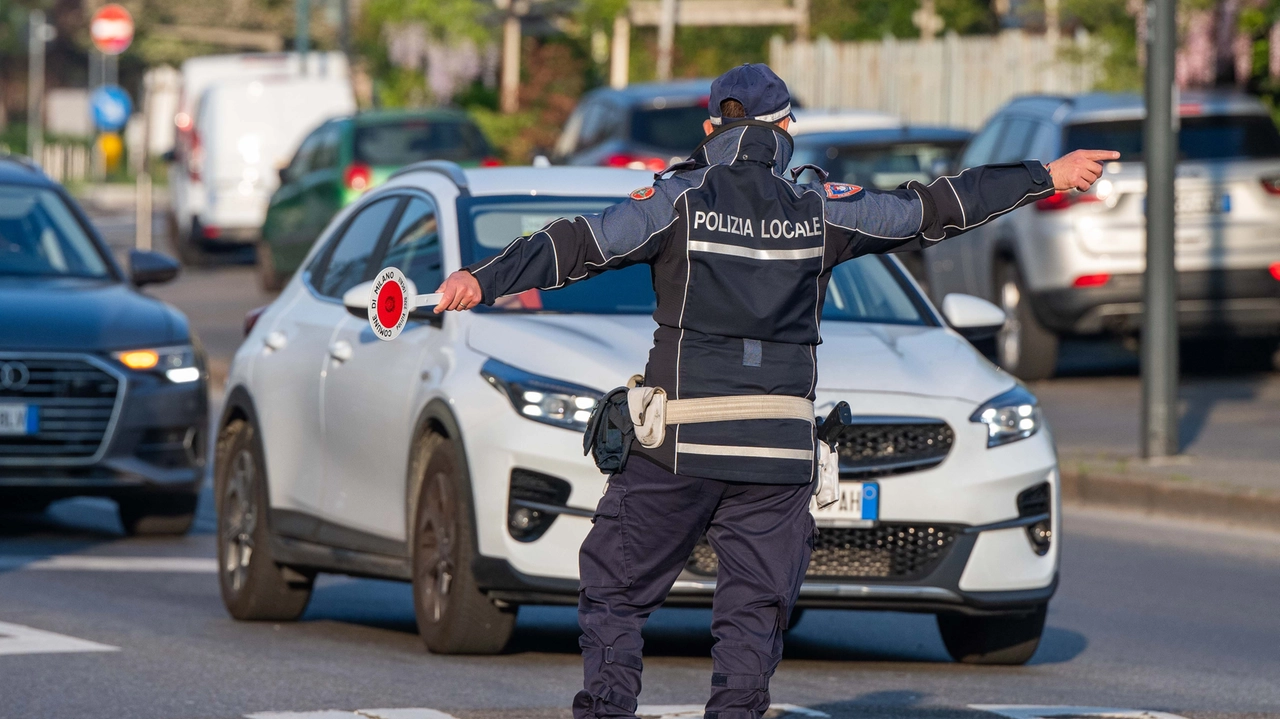 I rilievi sono stati svolti dalla polizia locale (foto di archivio) I rilievi sono stati svolti dalla polizia locale (foto di archivio)