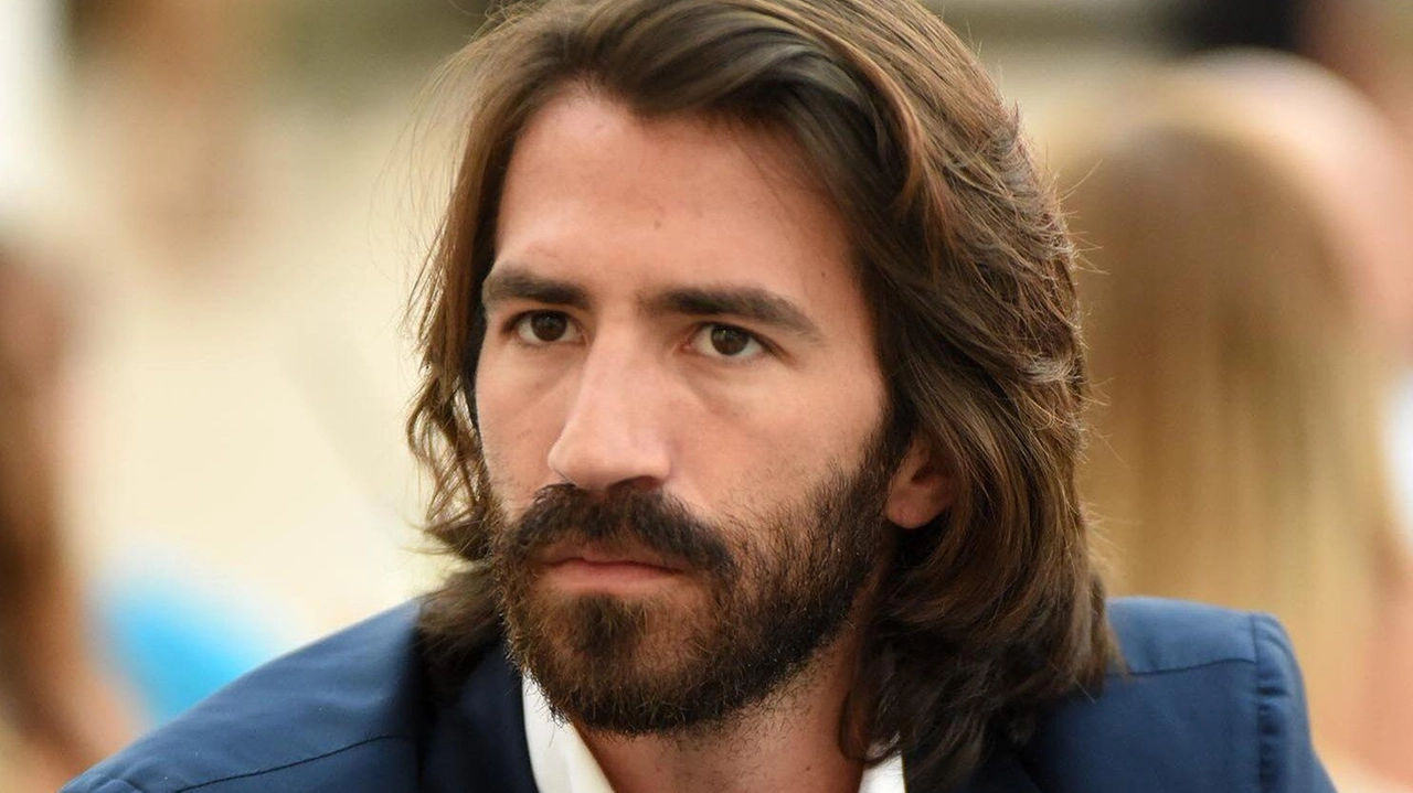 Ha parlato fino a ieri sera per chiarire la sua posizione e difendersi, Leonardo Maria Del Vecchio, uno dei figli...