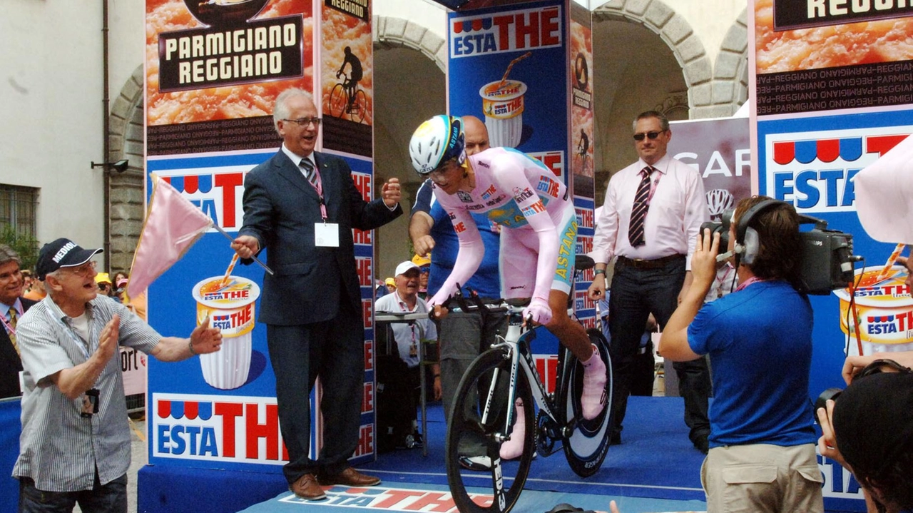 La cronometro di Cesano nel 2008: la partenza di Alberto Contador, trionfatore di quel Giro La cronometro di Cesano nel 2008: la partenza di Alberto Contador, trionfatore di quel Giro
