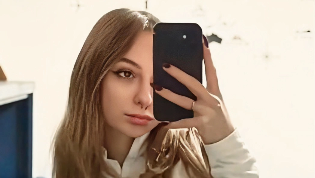 Sara Centelleghe aveva 18 anni: è stata massacrata con 67 colpi e strangolata Sara Centelleghe aveva 18 anni: è stata massacrata con 67 colpi e strangolata