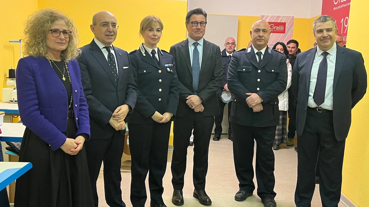 Il laboratorio tessile ha coinvolto amministrazione penitenziaria, Confindustria Varese, Prefettura ed enti di formazione Il laboratorio tessile ha coinvolto amministrazione penitenziaria, Confindustria Varese, Prefettura ed enti di formazione