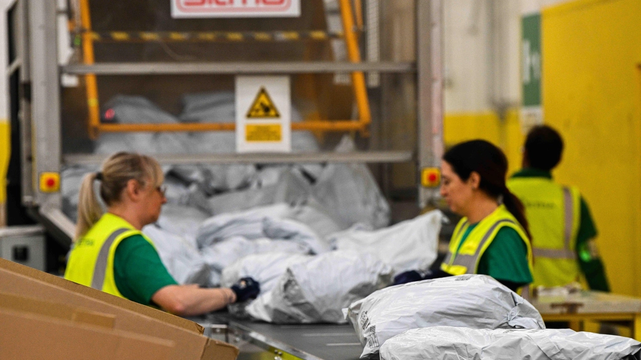 L’hub logistico di Malpensa è uno snodo fondamentale per l’Italia nella gestione dei pacchi e della corrispondenza estera proveniente sia dall’Europa che dai paesi extra Unione Europea