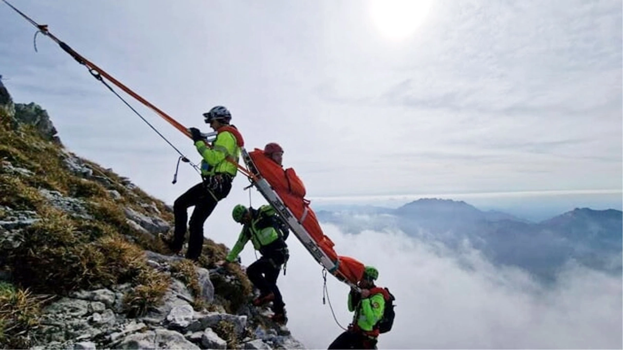 Gli uomini del Soccorso alpino e speleologico Lombardo
